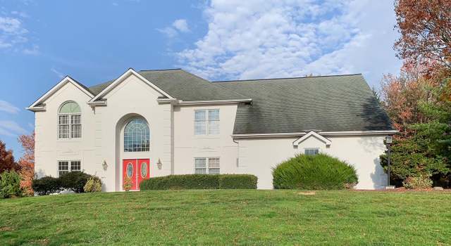 Photo of 1322 Rosepointe Dr, York, PA 17404