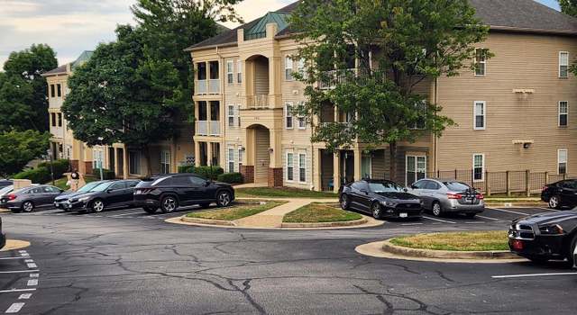 Photo of 1055 Gardenview Loop #204, Woodbridge, VA 22191