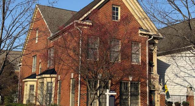 Photo of 912 Oak Knoll Ter, Rockville, MD 20850