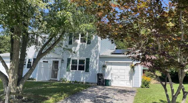 Photo of 1061 Cloverton Dr, Columbia, PA 17512