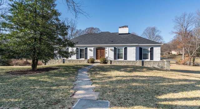 Photo of 400 Chesapeake Dr, Great Falls, VA 22066