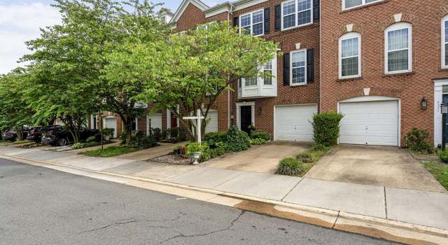 Photo of 8245 Singleleaf Ln, Lorton, VA 22079