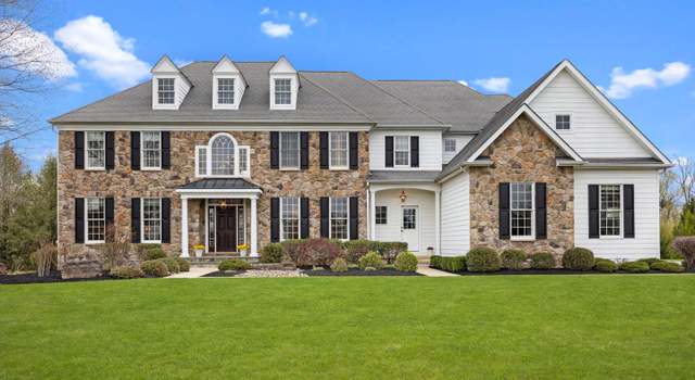 Photo of 7 Belamour Dr, Washington Crossing, PA 18977