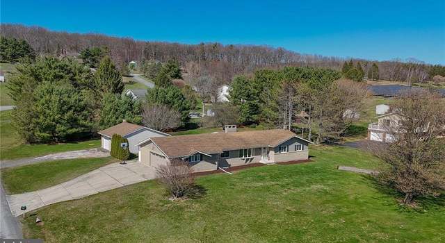 Photo of 2 Red Oak Ter, New Ringgold, PA 17960