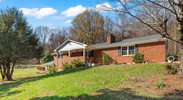 Photo of 152 Rolling Rd, Sperryville, VA 22740
