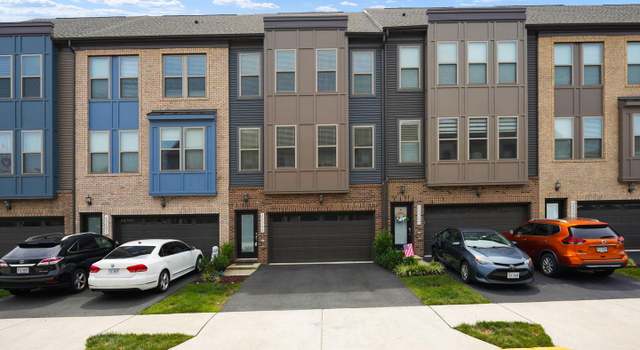 Photo of 45399 Daveno Sq, Sterling, VA 20164