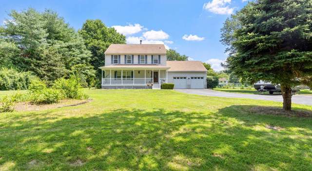 Photo of 8 Field Ct, Wrightstown, NJ 08562