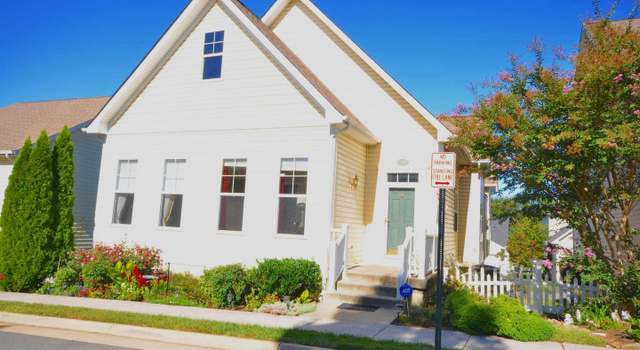 Photo of 17446 Lethridge Cir, Round Hill, VA 20141