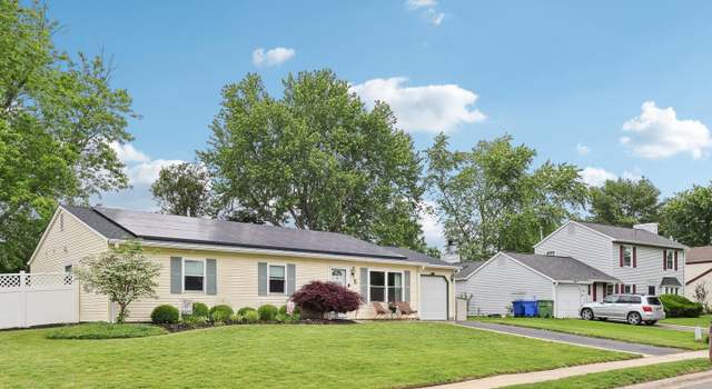 Photo of 5 Grayburn Dr, Marlton, NJ 08053