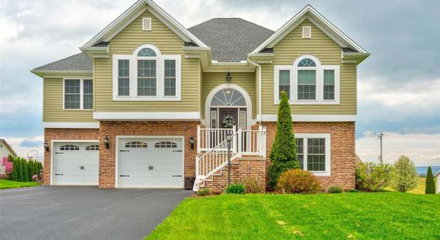 Photo of 7 Raven Way, Shippensburg, PA 17257