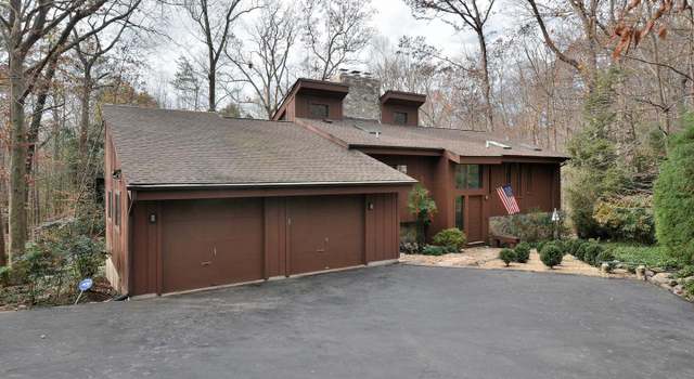 Photo of 8130 Crestridge Rd, Fairfax Station, VA 22039