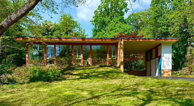 Photo of 1026 Serpentine Ln, Wyncote, PA 19095