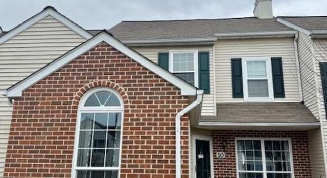 Photo of 10 Village Dr, Schwenksville, PA 19473