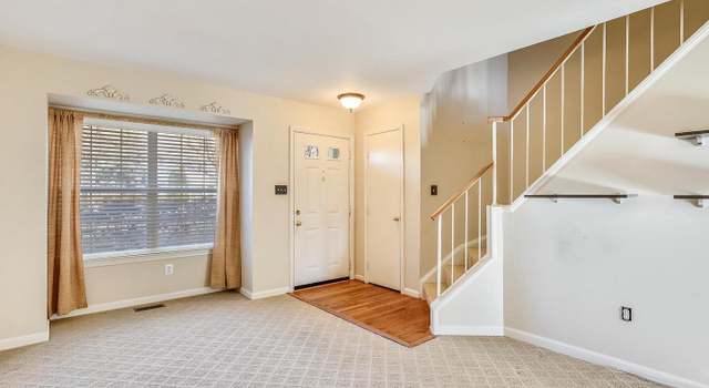 Photo of 6832 Chasewood Cir, Centreville, VA 20121
