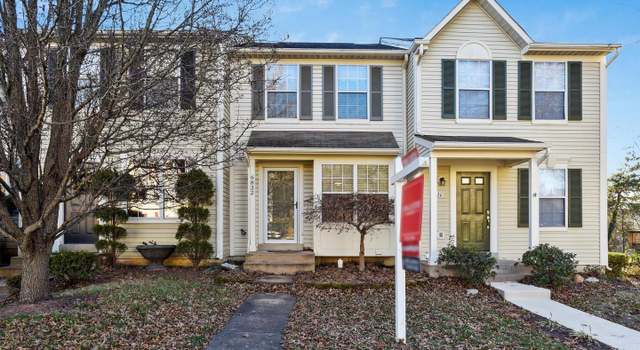 Photo of 6832 Chasewood Cir, Centreville, VA 20121