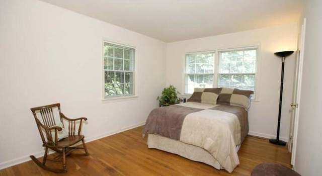 Photo of 8 Jeb Stuart Ct, Potomac, MD 20854