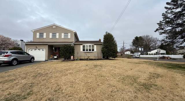 Photo of 18 Wolfpack Rd, Hamilton, NJ 08619