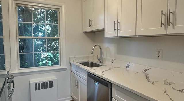 Photo of 155 Talbott St #155, Rockville, MD 20852