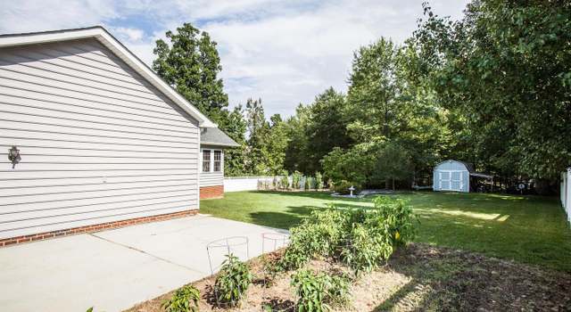 Photo of 21 Donna Dale Dr, Fredericksburg, VA 22405