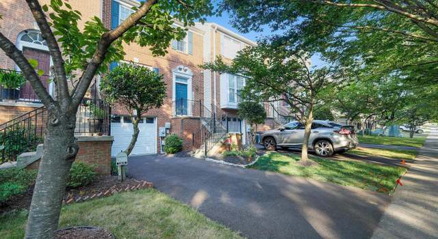 Photo of 13618 Valley Oak Cir, Rockville, MD 20850