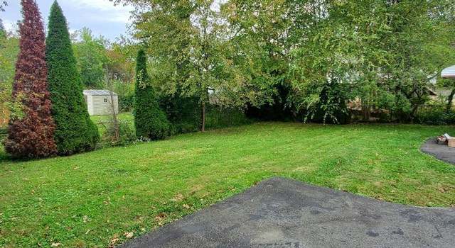 Photo of 1922 Valley Stream Dr, Rockville, MD 20851