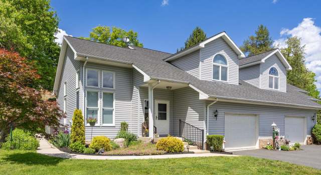 Photo of 237 Poplar St, Spring City, PA 19475