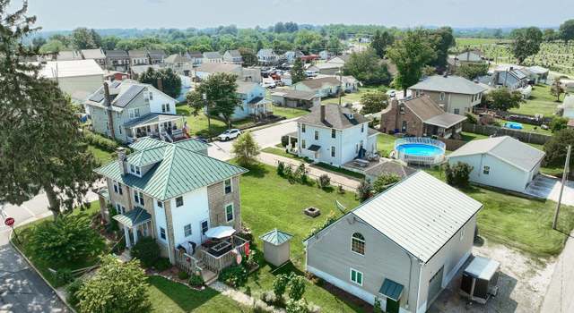 Photo of 401 W Maple St, Dallastown, PA 17313