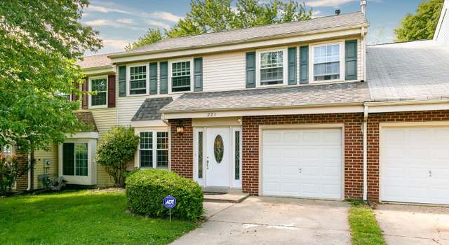 Photo of 221 Burnam Wood Dr, Mount Laurel, NJ 08054