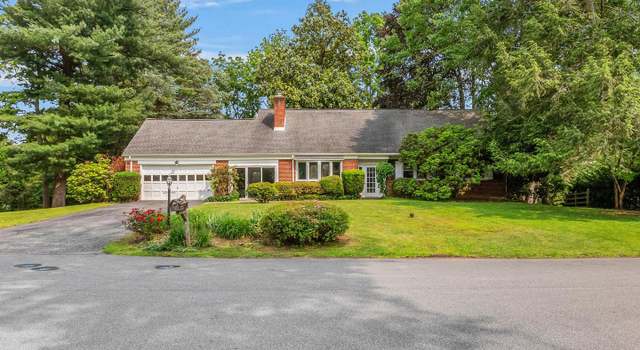 Photo of 833 Parkridge Dr, Media, PA 19063