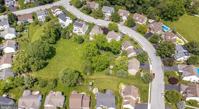 Photo of 209 Juniper Dr, Lancaster, PA 17602