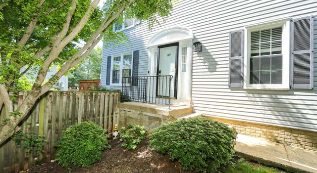 Property at 769 Cherry Tree Ln, Warrenton, VA 20186, 4 beds, 3.5 baths