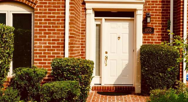 Photo of 1835 N Uhle St #1, Arlington, VA 22201