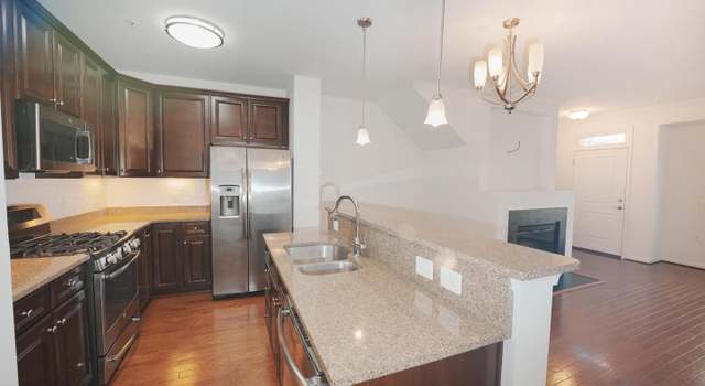 Photo of 629 Diamondback Dr Unit 16-A, Gaithersburg, MD 20878