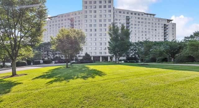 Photo of 10401 Grosvenor Pl #625, Rockville, MD 20852