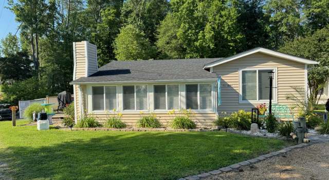 Photo of 112 Spring Ln, Dunnsville, VA 22454