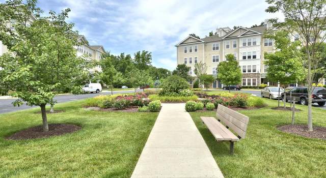 Photo of 301 High Gables Dr #305, Gaithersburg, MD 20878