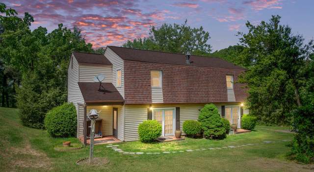Photo of 866 Truslow Rd, Fredericksburg, VA 22406