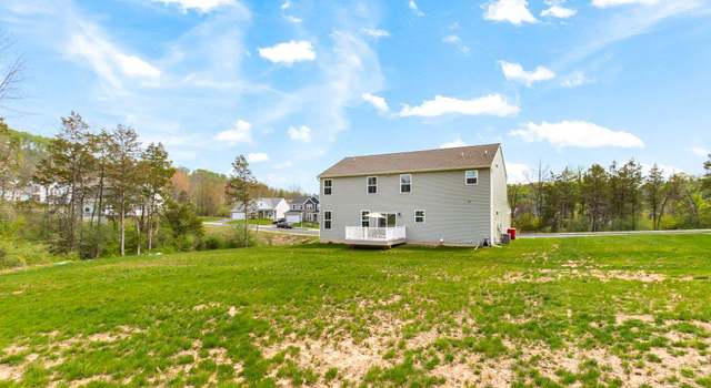 Photo of 17 Ladderback Ln, Reading, PA 19606