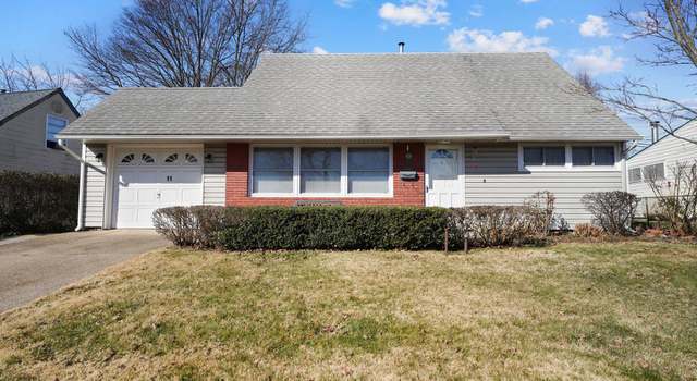 Photo of 11 Viewpoint Ln, Levittown, PA 19054