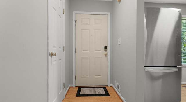 Photo of 3321 Buckeye Ln, Fairfax, VA 22033