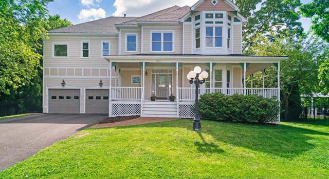 Photo of 2317 Chestnut Hill Ave, Falls Church, VA 22043