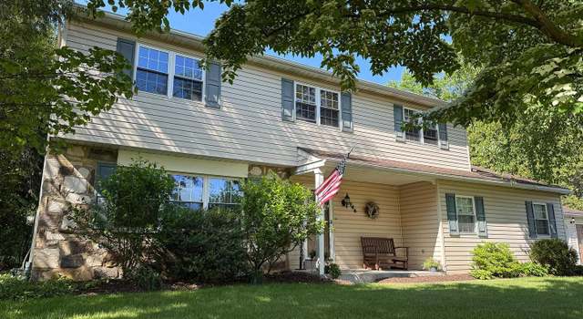 Photo of 946 Woodlawn Dr, Lansdale, PA 19446