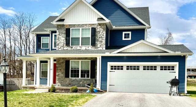 Photo of 165 Oxford Blvd, New Oxford, PA 17350