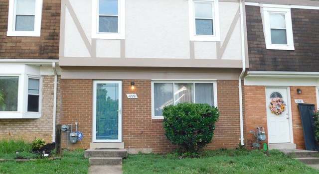 Photo of 1220 Thomas Jefferson Pl, Fredericksburg, VA 22405