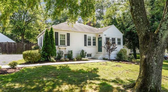 Photo of 2909 Fairmont St, Falls Church, VA 22042