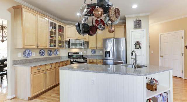 Photo of 25904 Flintonbridge Dr, Chantilly, VA 20152