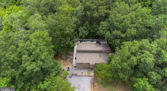 Photo of 350 Pathfinder Ln, Hedgesville, WV 25427