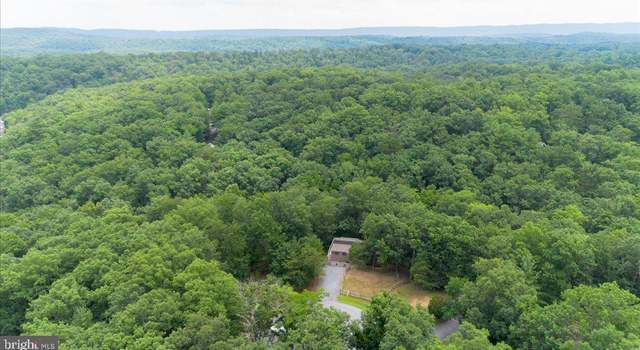 Photo of 350 Pathfinder Ln, Hedgesville, WV 25427