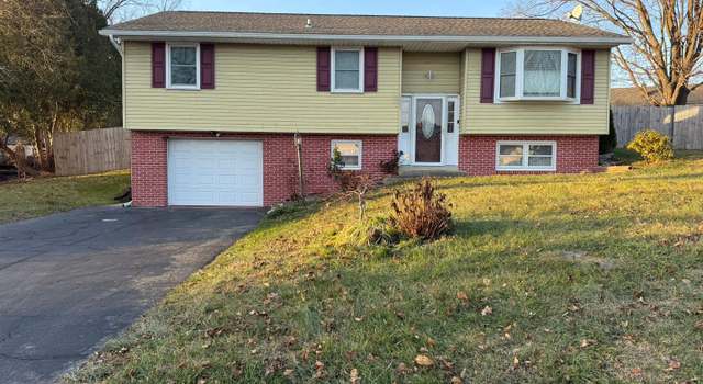 Photo of 815 Imperial Dr, Lancaster, PA 17601