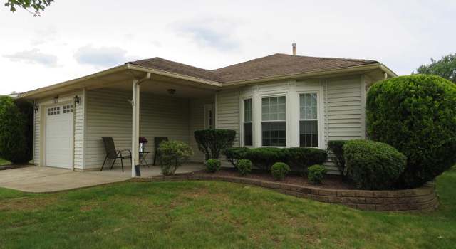 Photo of 15 Meadowwood Ct, Columbus, NJ 08022